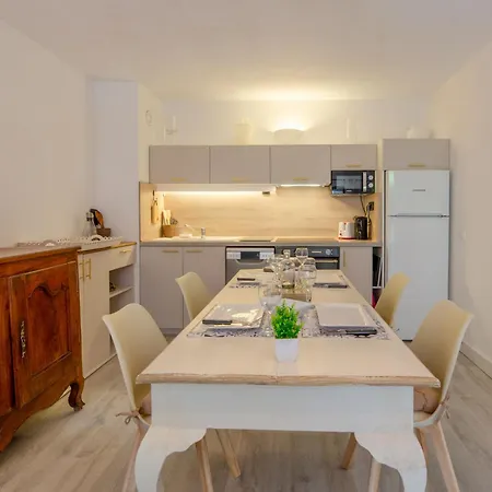 Апартаменты Les Embruns-5 By Interhome